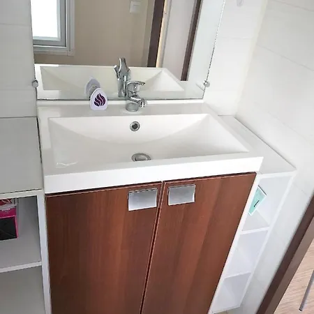 Holiday home Bungalow De 3 Chambres A Meschers Sur Gironde Avec Terrasse Amenagee A 2 Km De La Plage Meschers-sur-Gironde