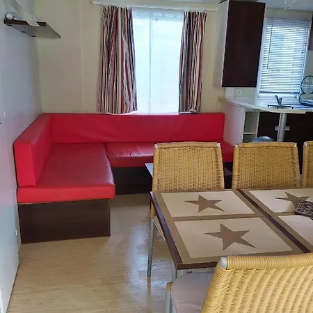 Bungalow De 3 Chambres A Meschers Sur Gironde Avec Terrasse Amenagee A 2 Km De La Plage